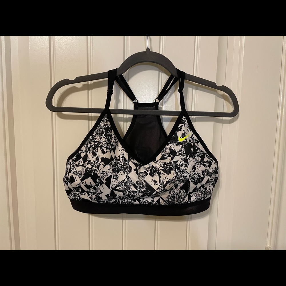 Nike Sports Bra XL Black and White